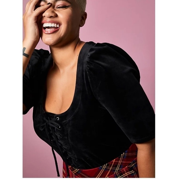 Torrid size 3 BETSEY JOHNSON BLACK VELVET PUFF SLEEVE CORSET TOP - Picture 4 of 8